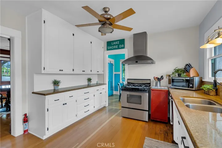 4989 Magnolia Avenue, Riverside, California 92506
