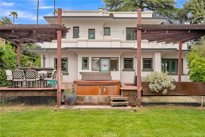 4989 Magnolia Avenue, Riverside, California 92506