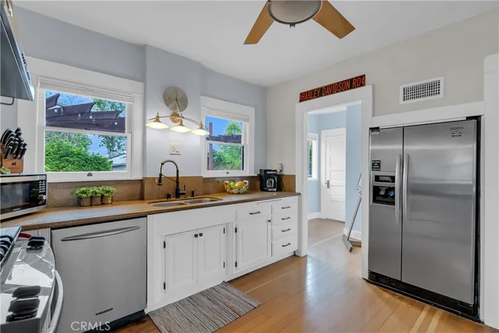 4989 Magnolia Avenue, Riverside, California 92506