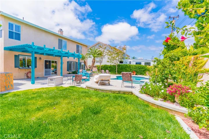 8737 Sunbird Avenue, Fountain Valley, California 92708