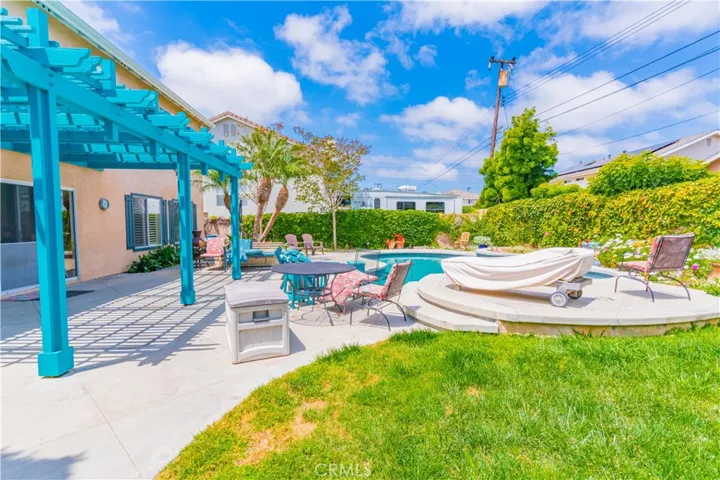 8737 Sunbird Avenue, Fountain Valley, California 92708