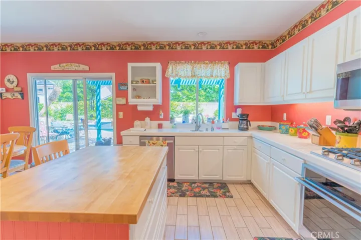 8737 Sunbird Avenue, Fountain Valley, California 92708