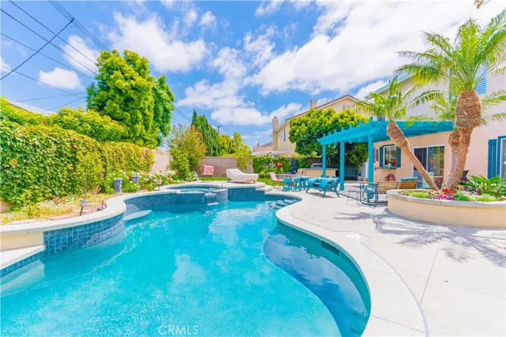 8737 Sunbird Avenue, Fountain Valley, California 92708