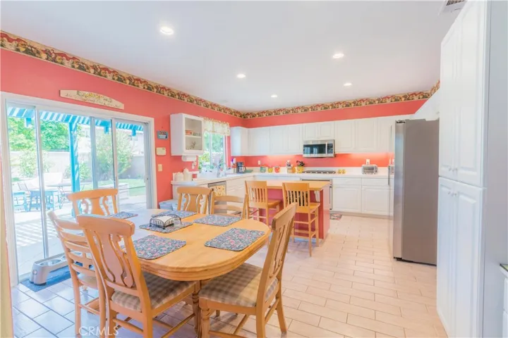 8737 Sunbird Avenue, Fountain Valley, California 92708