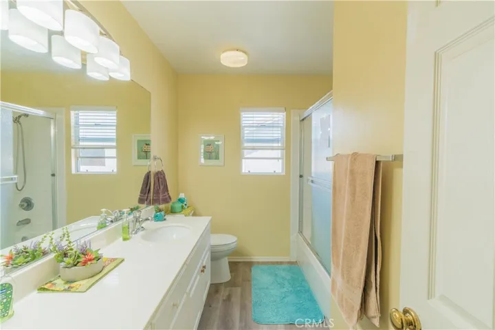 Upstairs Full Bath