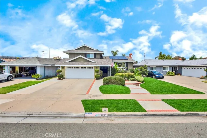 Nicely manicured Front Of House