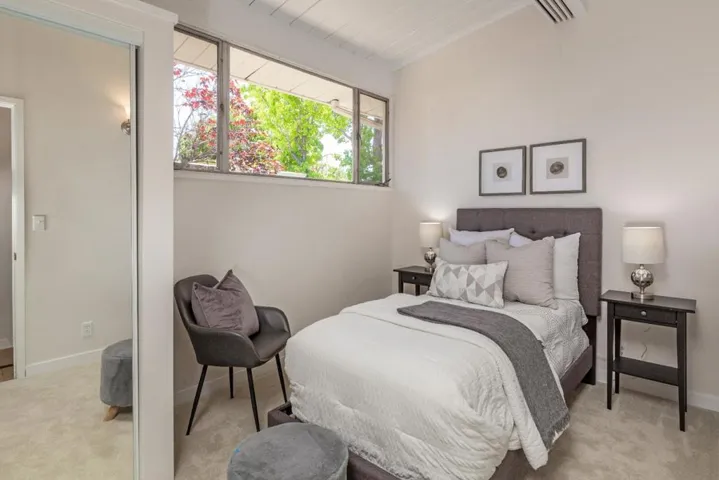 3583 South Court, Palo Alto, California 94306