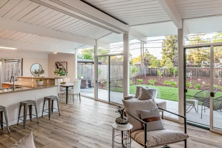 3583 South Court, Palo Alto, California 94306