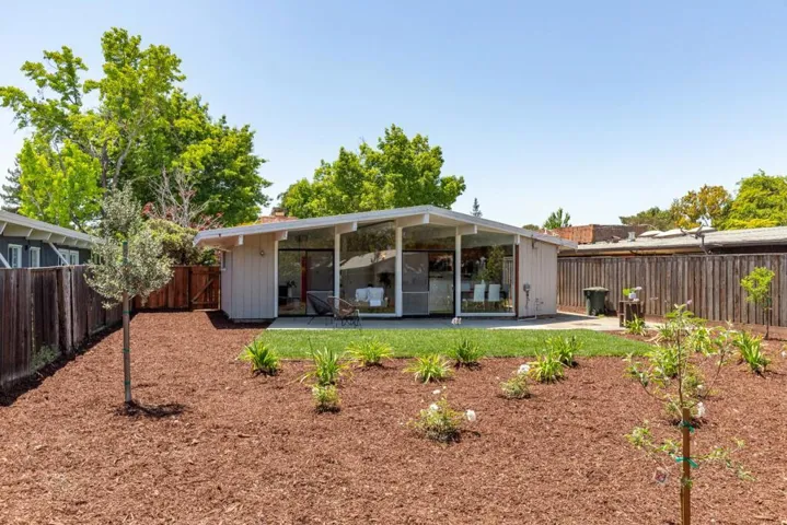 3583 South Court, Palo Alto, California 94306