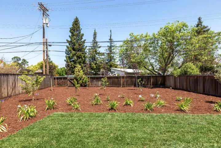 3583 South Court, Palo Alto, California 94306