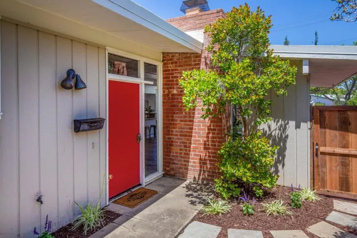 3583 South Court, Palo Alto, California 94306