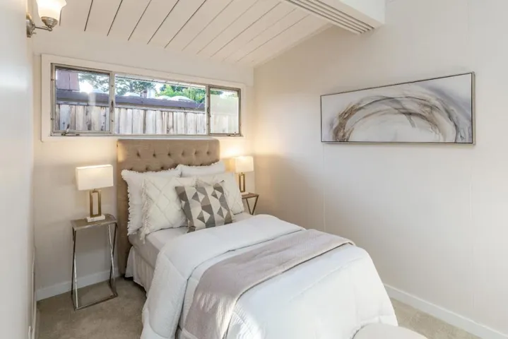 3583 South Court, Palo Alto, California 94306