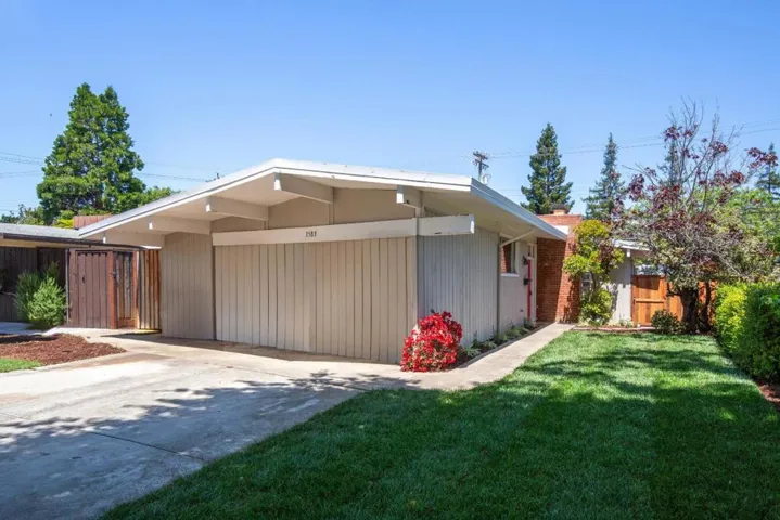 3583 South Court, Palo Alto, California 94306