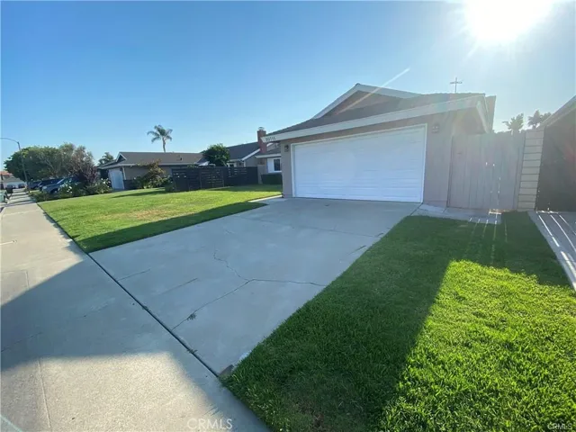 20711 Elizabeth Lane, Huntington Beach, California 92646