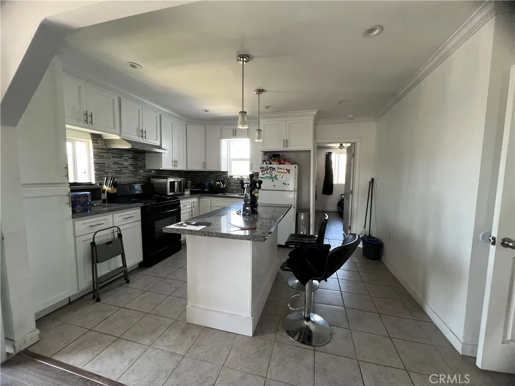 3935 E Cesar E Chavez Avenue, Los Angeles, California 90063 home-pic-10