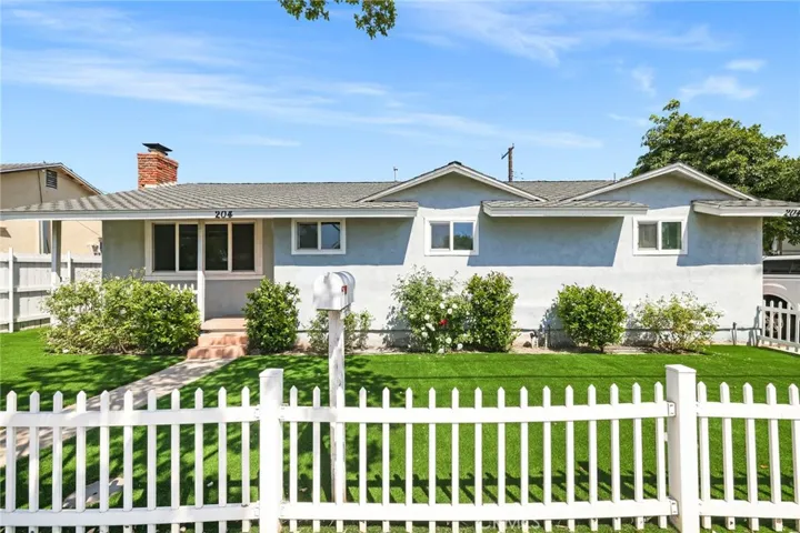 204 S Raymond, Fullerton, California 92831