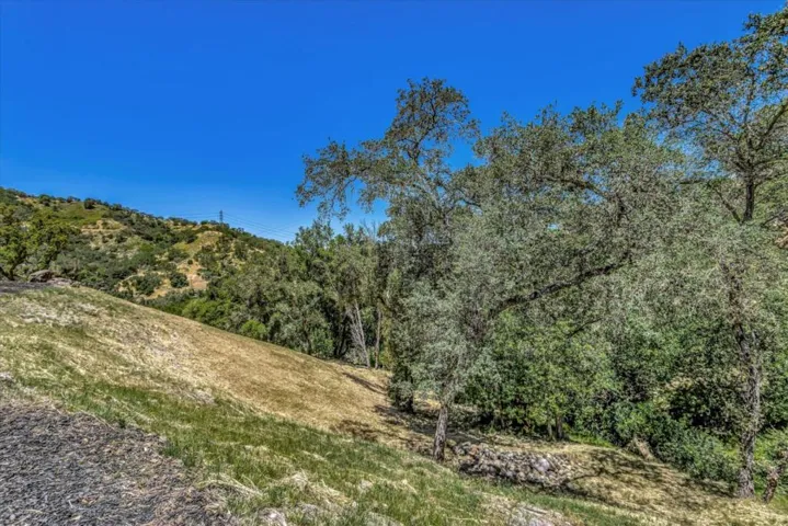 8138 Cinnabar Hills Road, San Jose, California 95120