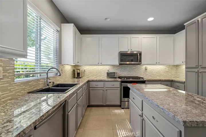 Two Tone Cabinets