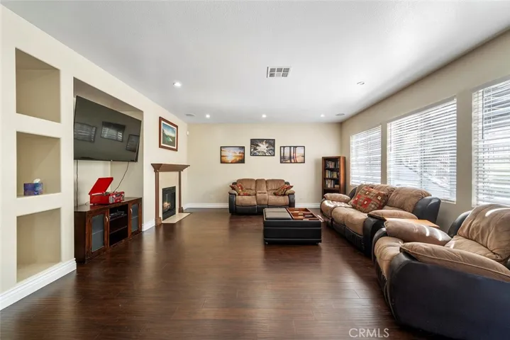 Spacious Family Room