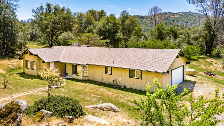 4856 Daffodil Drive, Mariposa, California 95338