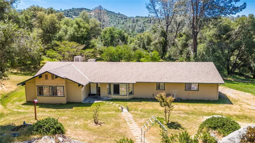 4856 Daffodil Drive, Mariposa, California 95338