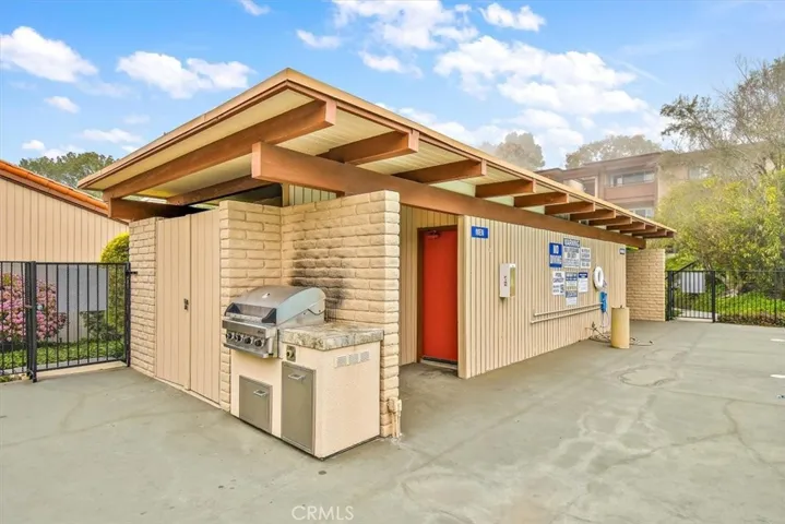 5927 Armaga Spring Road E, Rancho Palos Verdes, California 90275