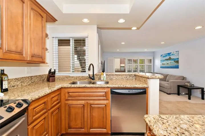 5927 Armaga Spring Road E, Rancho Palos Verdes, California 90275