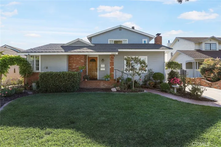 2251 Knoxville Avenue, Long Beach, California 90815