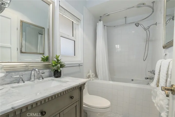 2251 Knoxville Avenue, Long Beach, California 90815