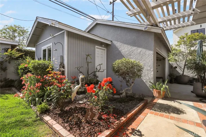 2251 Knoxville Avenue, Long Beach, California 90815