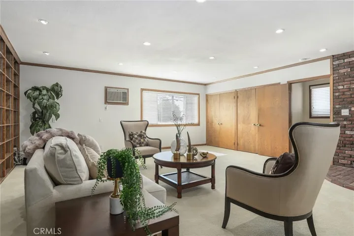 2251 Knoxville Avenue, Long Beach, California 90815