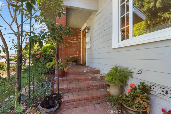 2251 Knoxville Avenue, Long Beach, California 90815