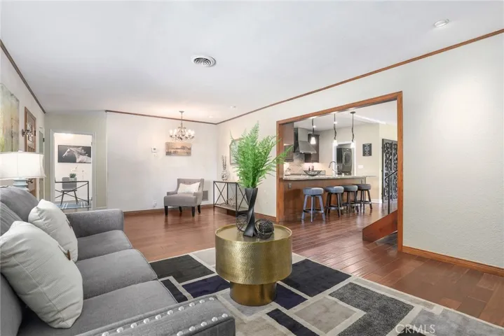 2251 Knoxville Avenue, Long Beach, California 90815