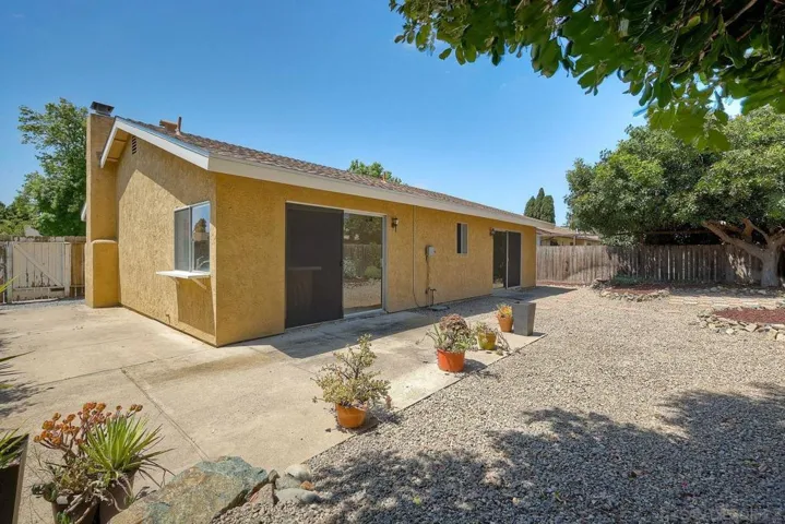 3512 Spruce Ct, Oceanside, California 92058