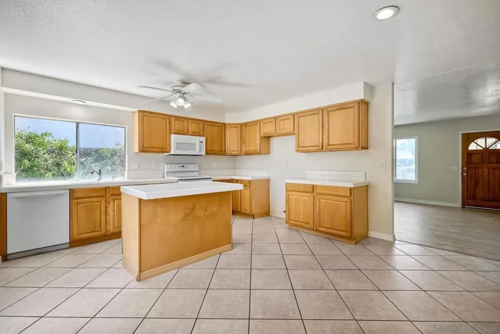 3512 Spruce Ct, Oceanside, California 92058