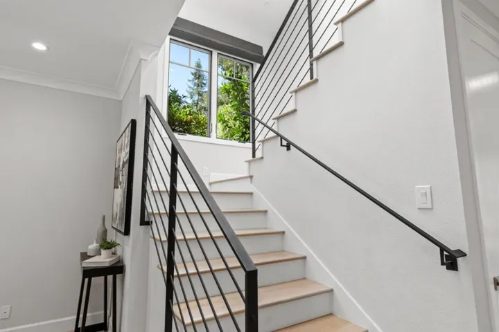430 Mountain View Avenue, Mountain View, California 94041