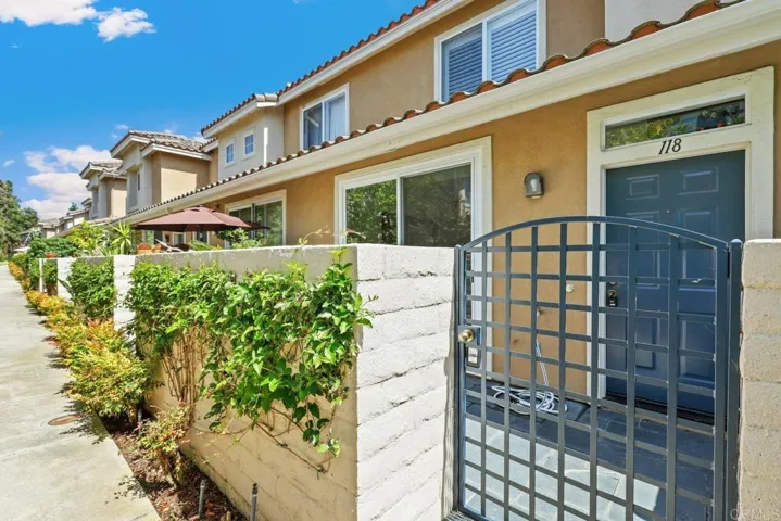 4118 Via Candidiz 118, San Diego, California 92130