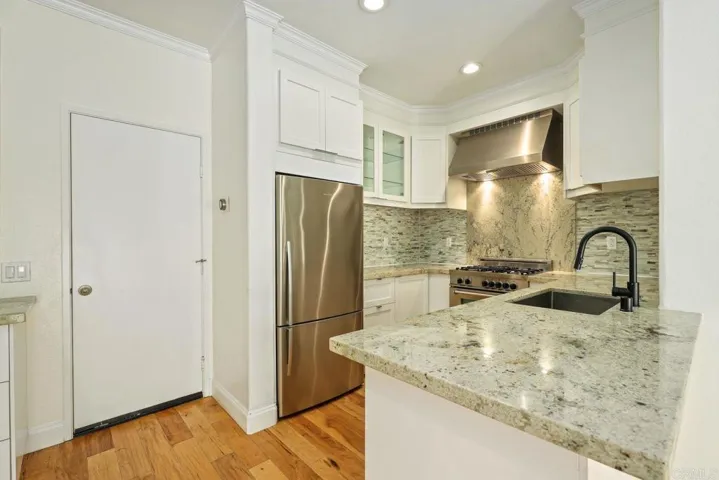 4118 Via Candidiz 118, San Diego, California 92130