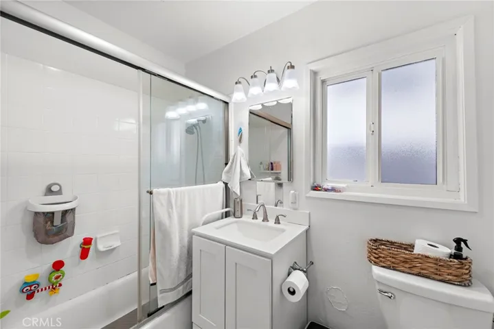 216 Avenida Lobeiro, San Clemente, California 92672