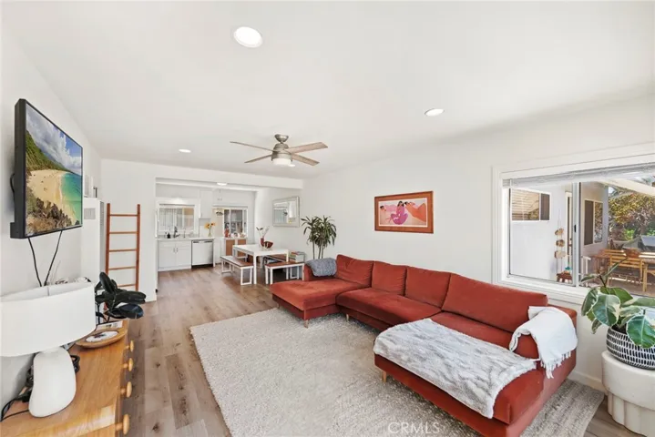 216 Avenida Lobeiro, San Clemente, California 92672