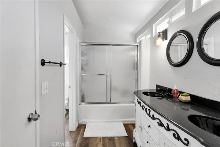 417 Colfax Circle, Corona, California 92879
