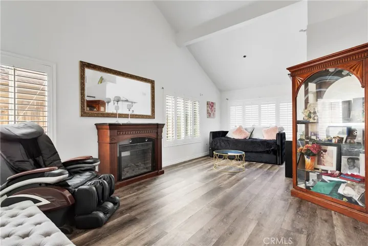 417 Colfax Circle, Corona, California 92879