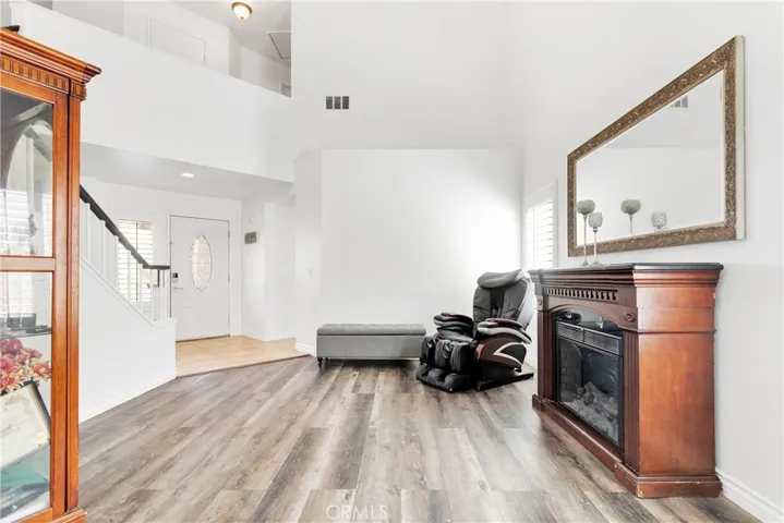 417 Colfax Circle, Corona, California 92879