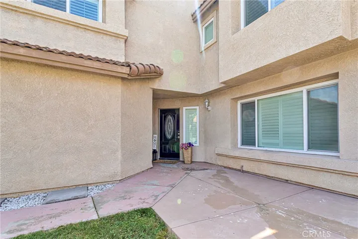417 Colfax Circle, Corona, California 92879