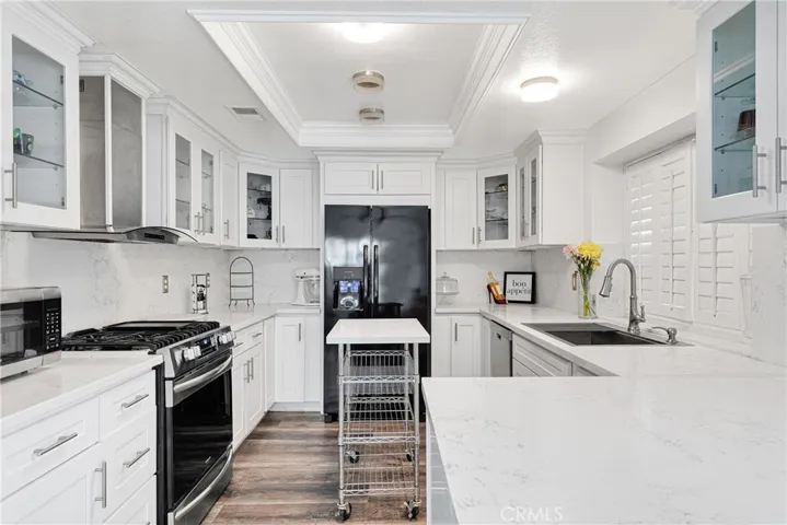 417 Colfax Circle, Corona, California 92879
