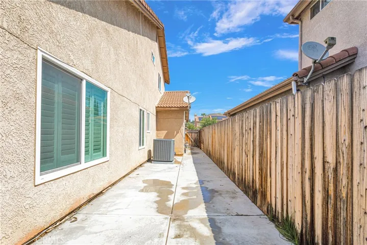417 Colfax Circle, Corona, California 92879