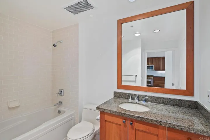 700 W Harbor Drive 1602, San Diego, California 92101
