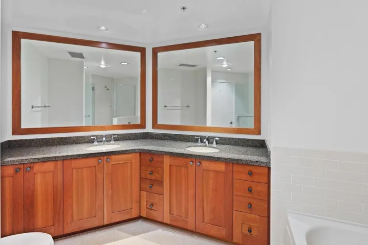 700 W Harbor Drive 1602, San Diego, California 92101