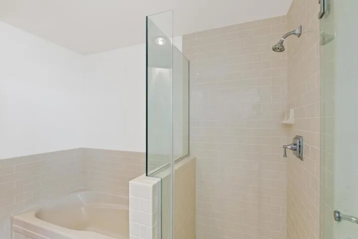 700 W Harbor Drive 1602, San Diego, California 92101