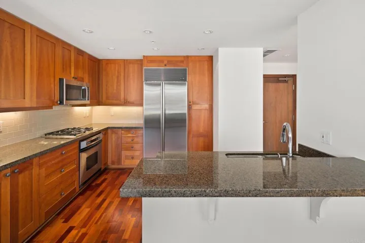 700 W Harbor Drive 1602, San Diego, California 92101